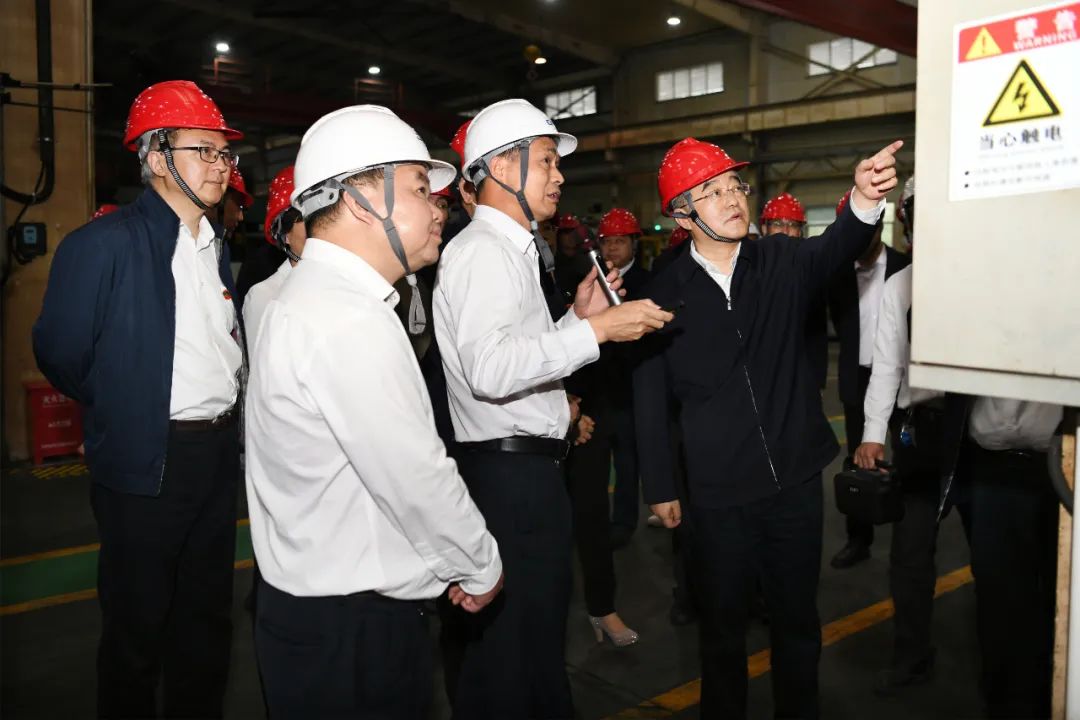 張慶偉率全國人大常委會執法檢查組到柳工開展特種設備安全法執法檢查