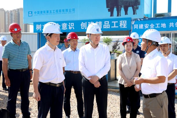 自治區政協副主席何辛幸到柳工智能國際工業園調研
